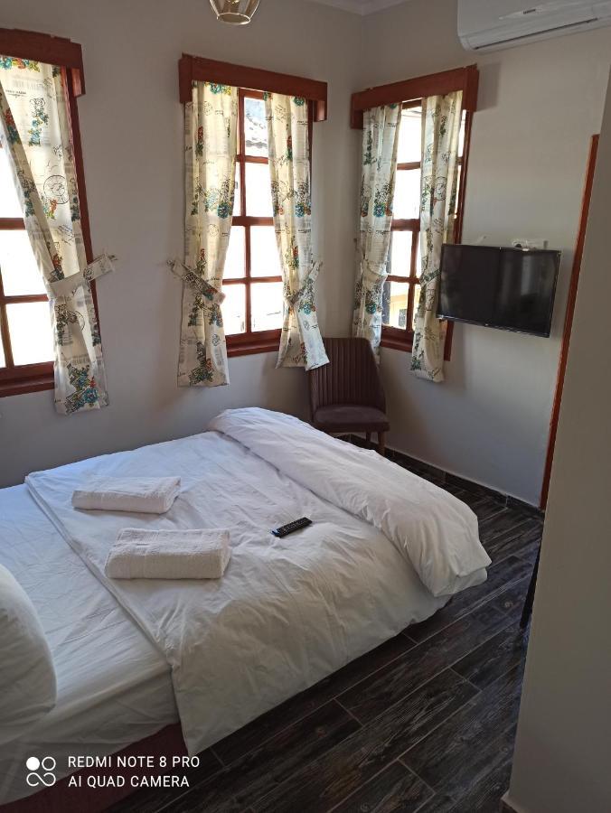 Gagarin Pub & Hotel Antalya Ngoại thất bức ảnh